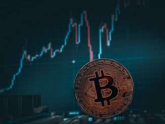 Bitcoin drops below $17,500 as Coinbase/Kraken report issues