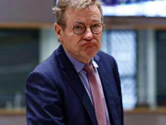 Chair of EU Parliament’s Committee on Budgets Calls for Crypto Ban Amid Banking Turmoil