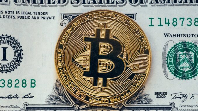 Bitcoin moves the cryptocurrency market. Its dependency on the US Bitcoin moves the cryptocurrency market. Its dependency on the US dollar increased.