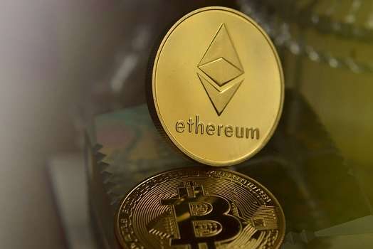 Ethereum ETFs inflows surge as Bitcoin ETFs see major outflows Ethereum ETFs inflows surge while Bitcoin ETFs see major outflows