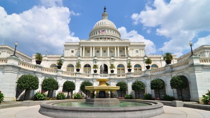 Crypto Daybook Americas: Bitcoin Threatened by Regulation Hiccup, Weakening Demand Crypto Daybook Americas: Bitcoin Threatened by Regulation Hiccup, Weakening Demand